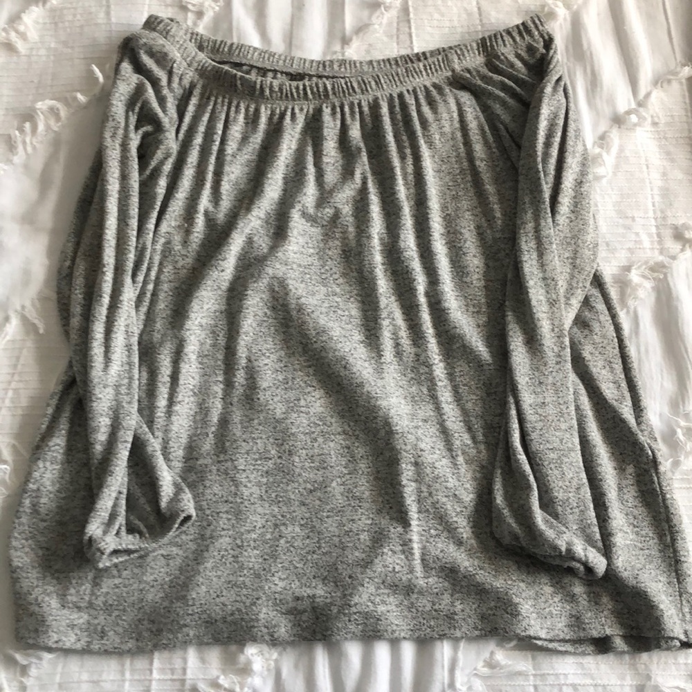 Off the shoulder Grey long sleeve
